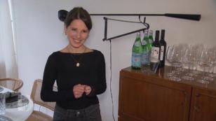 Julia ist ein großer "Dinner" Fan Julia ist ein großer "Dinner" Fan