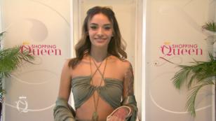 Selena überzeugt mit einem sexy Look Selena überzeugt mit einem sexy Look
