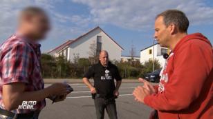 Bei roter Ampel sollte man stehen bleiben Bei roter Ampel sollte man stehen bleiben