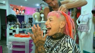 Arzu muss beim Friseurbesuch tapfer sein Arzu muss beim Friseurbesuch tapfer sein