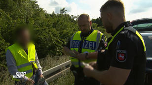 Unverletzte Fahrer und demolierte Autos Unverletzte Fahrer und demolierte Autos