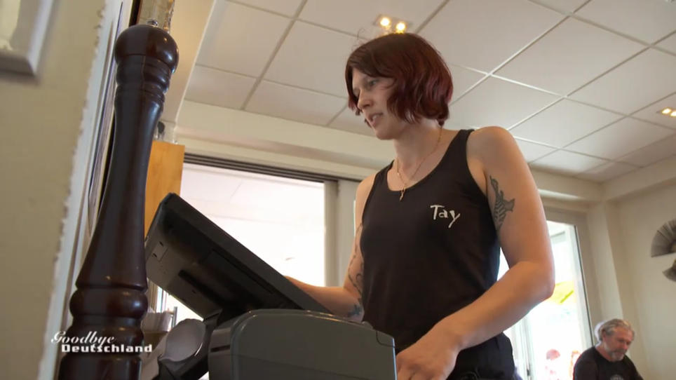Nicole möchte sich weiterqualifizieren Nicole möchte sich weiterqualifizieren