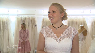 Stephanie hatte ihr Kleid schon vor dem Antrag Stephanie hatte ihr Kleid schon vor dem Antrag