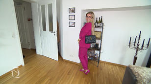 Julia hat viel Varianz in ihrem Kleiderschrank Julia hat viel Varianz in ihrem Kleiderschrank