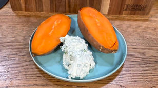 Süßkartoffel Baked Potato Style mit Kräuterquark Süßkartoffel Baked Potato Style mit Kräuterquark