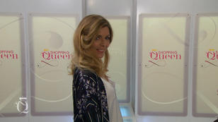 Das Shoppingglück lässt Julia strahlen Das Shoppingglück lässt Julia strahlen