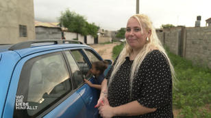 Diana schenkt Alhaji ein Auto Diana schenkt Alhaji ein Auto