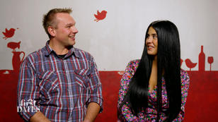 Jenni macht sich Sorgen, dass Jan nicht genug Zeit hat Jenni macht sich Sorgen, dass Jan nicht genug Zeit hat