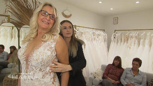 Dieses Kleid haut alle um Dieses Kleid haut alle um