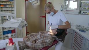 Sabina führt eine Praxis mit ihrem Ex-Mann Sabina führt eine Praxis mit ihrem Ex-Mann