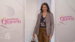 Sevda präsentiert sich in Business-Look! Sevda präsentiert sich in Business-Look!
