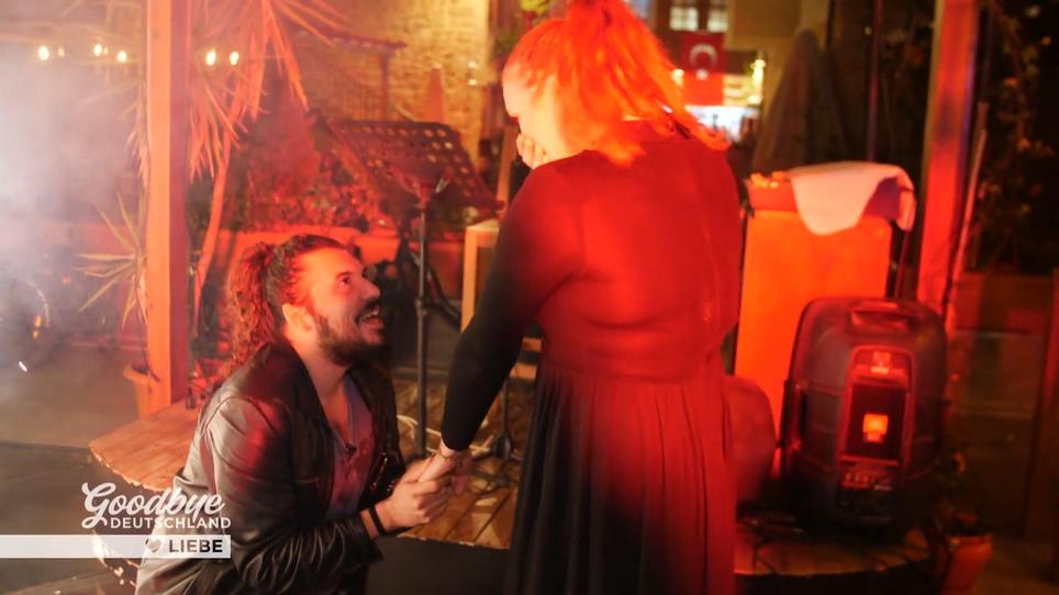 Emre macht Sandra einen Heiratsantrag! Emre macht Sandra einen Heiratsantrag!