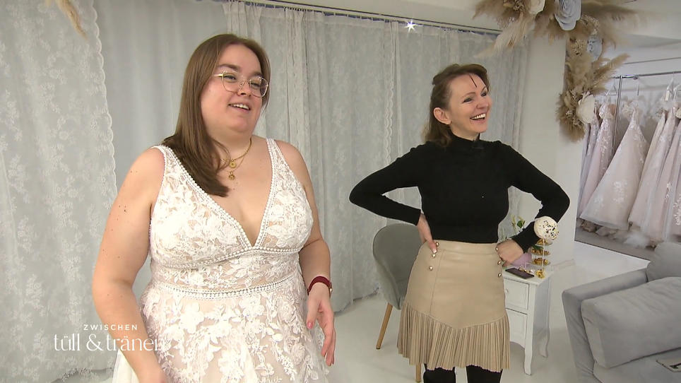 Abergläubische Julia beißt sich an Glückszahl fest Abergläubische Julia beißt sich an Glückszahl fest