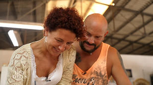 Bei Stephanie und Thorsten knistert es gewaltig Bei Stephanie und Thorsten knistert es gewaltig