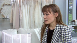 Adrienne mag es extravagant Adrienne mag es extravagant