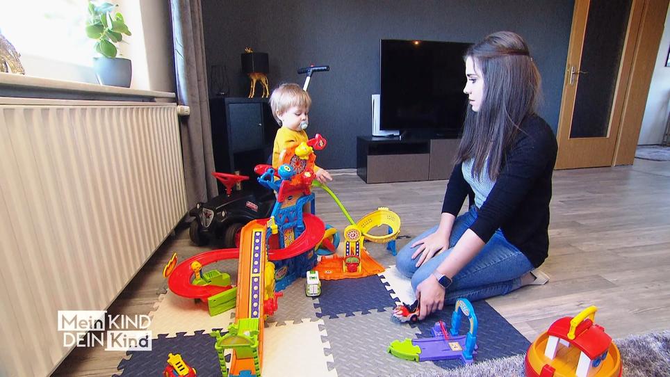 Sarah braucht wenig Zeit für sich selbst Sarah braucht wenig Zeit für sich selbst