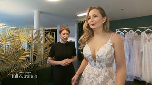 Milena sucht eine sexy Vintage-Robe Milena sucht eine sexy Vintage-Robe