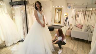 Die pompöse Bling-Bling-Robe macht den Anfang Die pompöse Bling-Bling-Robe macht den Anfang