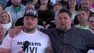 Mälzer trifft auf seinen ersten Auszubildenden Philipp Mälzer trifft auf seinen ersten Auszubildenden Philipp