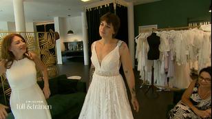 Entscheidet sich Coralie doch für ein Kleid? Entscheidet sich Coralie doch für ein Kleid?
