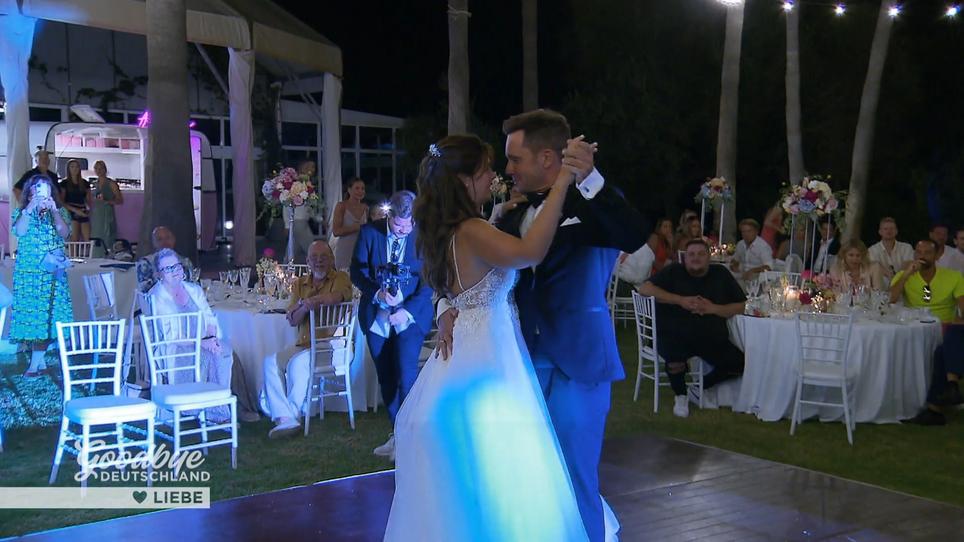 Gelingt der Hochzeitstanz wie geplant? Gelingt der Hochzeitstanz wie geplant?