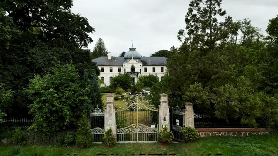 Die Gräfin und ihr Geisterhaus Die Gräfin und ihr Geisterhaus
