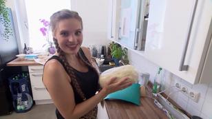 Tabea kann stolz auf ihre Wickelkünste sein Tabea kann stolz auf ihre Wickelkünste sein
