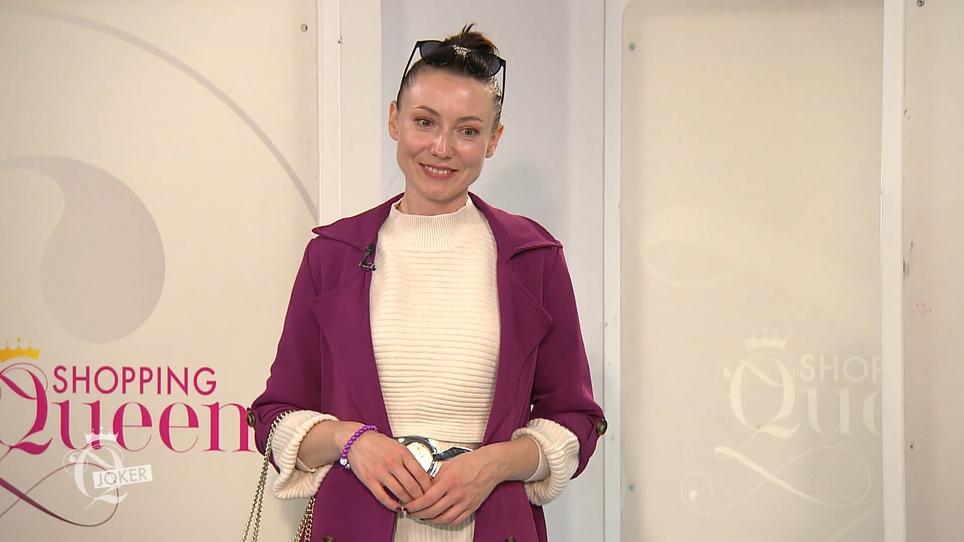 Wie bewerten sie Sabrinas neues Outfit? Wie bewerten sie Sabrinas neues Outfit?