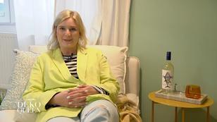 Sarah macht es sich bequem Sarah macht es sich bequem