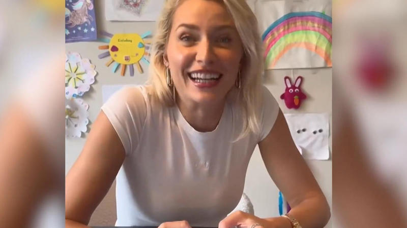 Oberkörperfrei in der Küche! Lena Gercke hat mit diesem Handwerker richtig Spaß