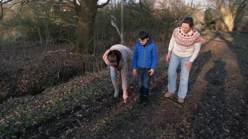 Heike Kleinhans bringt Ordnung in Nikas Welpen-Chaos