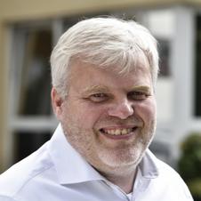 Dr. Dirk Remien