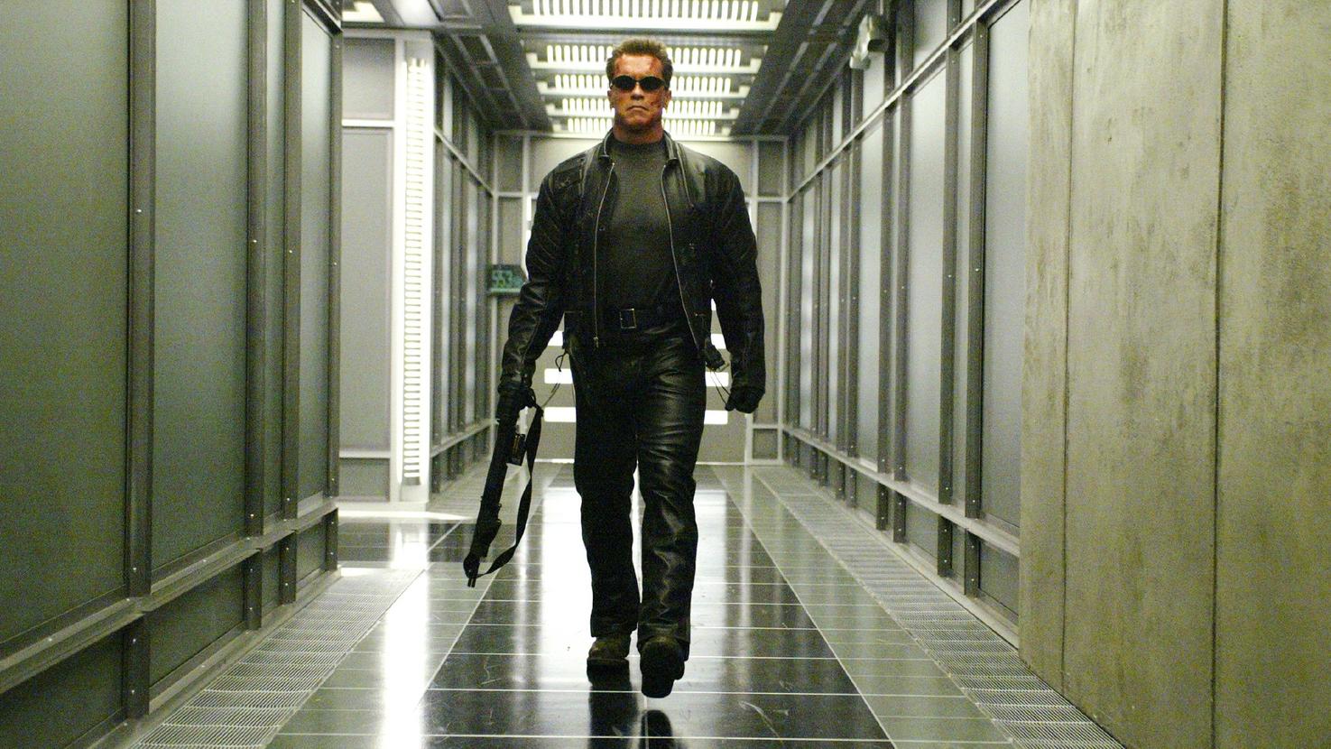 Терминатор 1984 робот. Терминатор т-800 эндоскелет. Терминатор т-800 эндоскелет в полный рост. Терминатор т 800 в полный рост. Фигурка терминатора т 800 эндоскелет хот тойс.