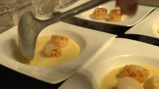 Schaumsüppchen von der gelben Tomate