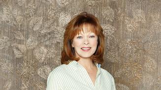 Frances Fisher spielt Lucille Langston