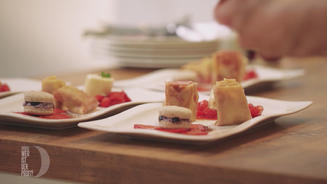 Dinkelcrêpes mit Rhabarberparfait