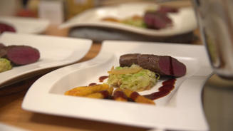 Rehrücken, Schupfnudeln und Kohl