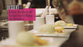 Matcha-Eis mit karamellisierter Mango