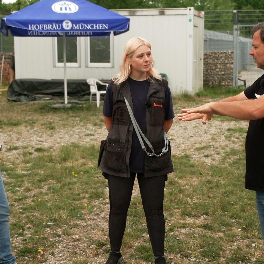 V.l.: Hundetrainer Marcel Wunderlich, Pflegerin Sabrina Bock und Martin Rütter V.l.: Hundetrainer Marcel Wunderlich, Pflegerin Sabrina Bock und Martin Rütter