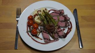 Rinderfilet an Rotweinsauce