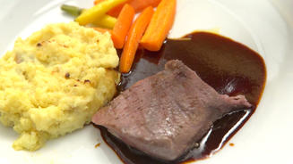  Lammlachse vom Grill auf Potthucke