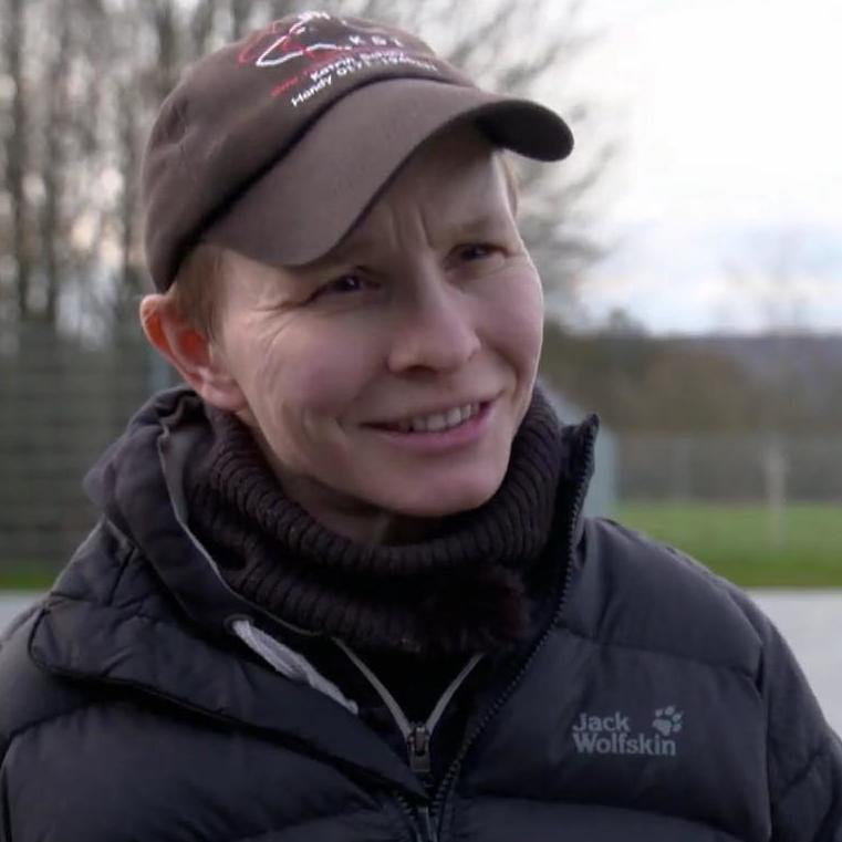 Ein Leben für ihre Hunde! Acht-Stunden-Tage kennt Hundetrainerin Katrin Scholz nicht. Sie will, dass es ihren Hunden gutgeht - rund um die Uhr.