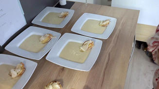 Karfiolcremesuppe mit Pecorino