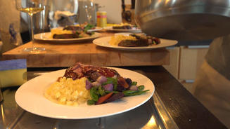 Lamm/ Kräuter/ neue Kartoffel