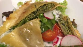 Frühlingssalat mit Maultaschen