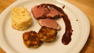 Entenbrust, Kloß mit Soß, Blumenkohl