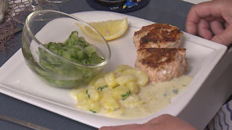 Lachsfrikadellen mit Kartoffeln