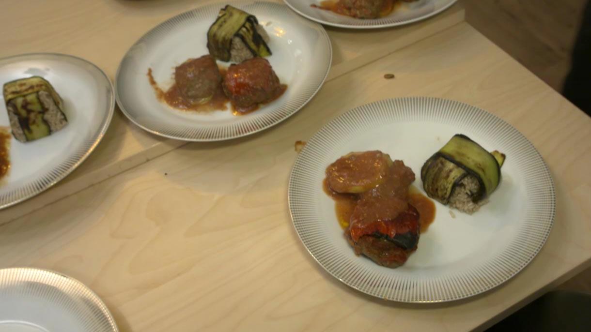 Köfte mit Tomaten-Rotwein-Sauce