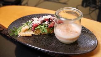 Himmlische Tomatensuppe an Canapes