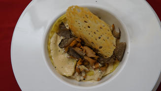 Ravioli mit Pinienkernen 